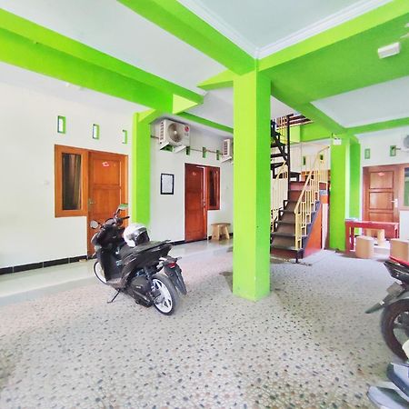 Happy Syariah Hotel Near Jombor Mitra Reddoorz Sleman  Zewnętrze zdjęcie