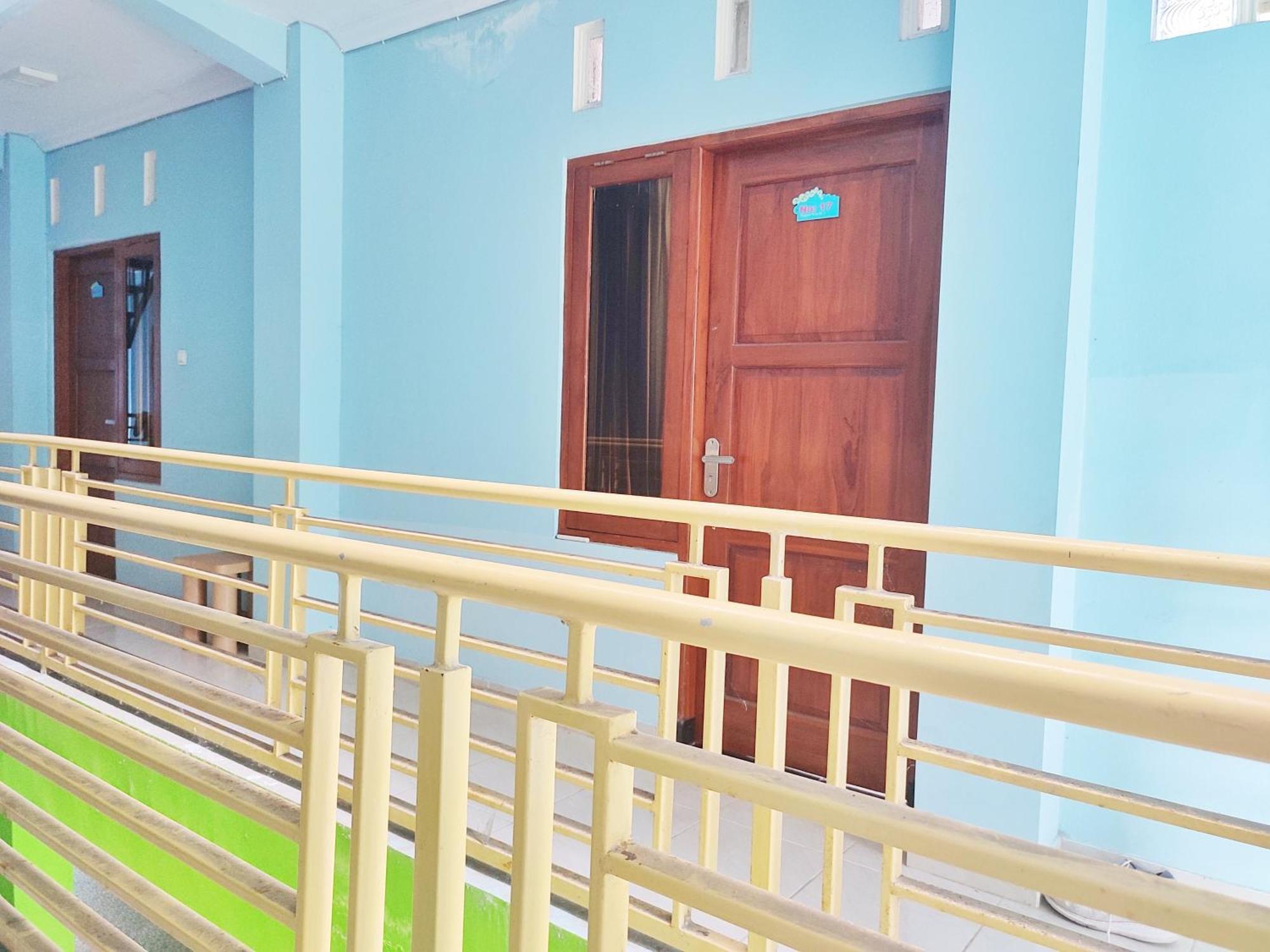 Happy Syariah Hotel Near Jombor Mitra Reddoorz Sleman  Zewnętrze zdjęcie