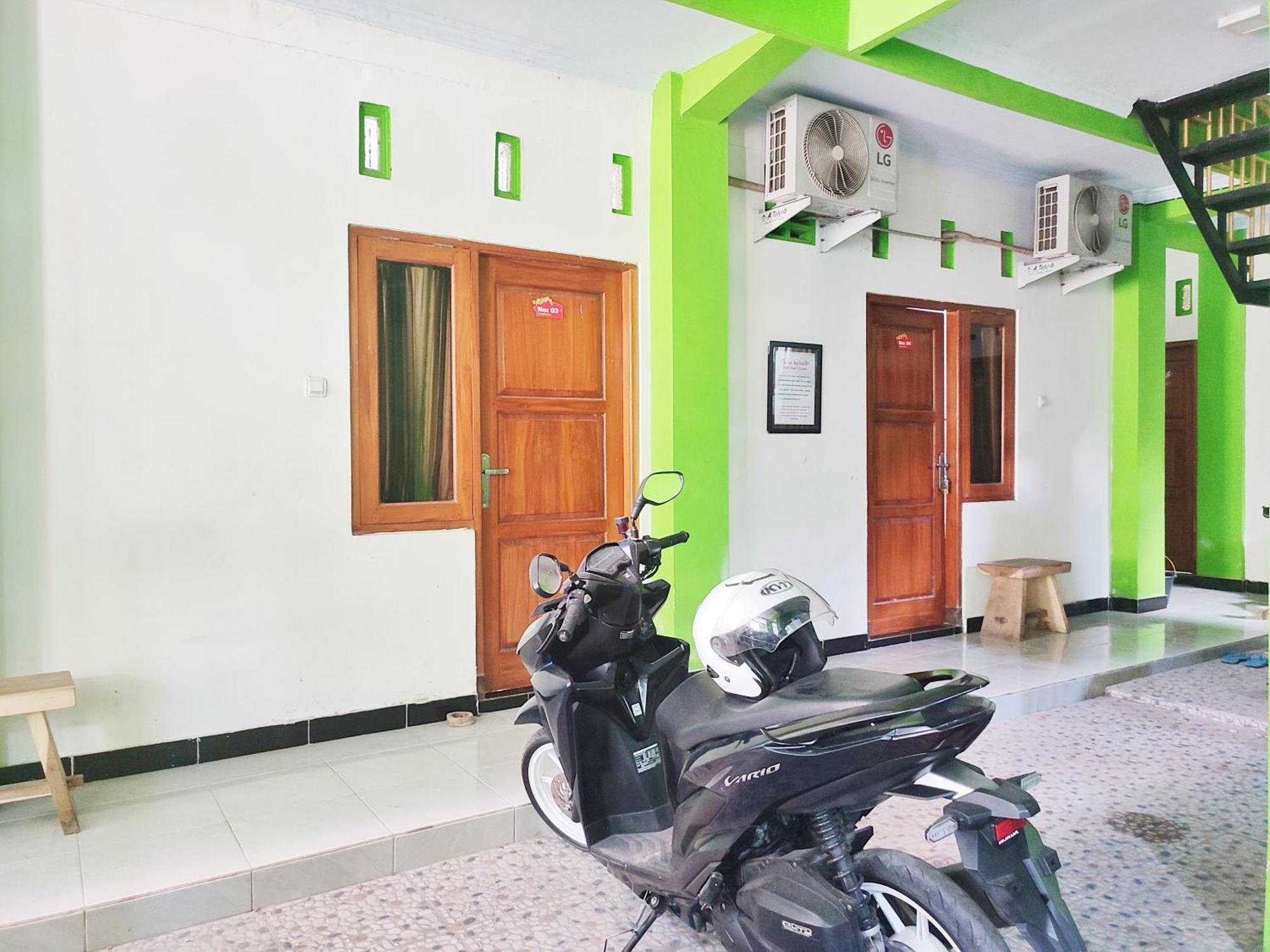 Happy Syariah Hotel Near Jombor Mitra Reddoorz Sleman  Zewnętrze zdjęcie
